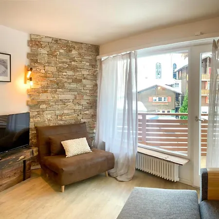 Views And Location In Leukerbad! شقة *